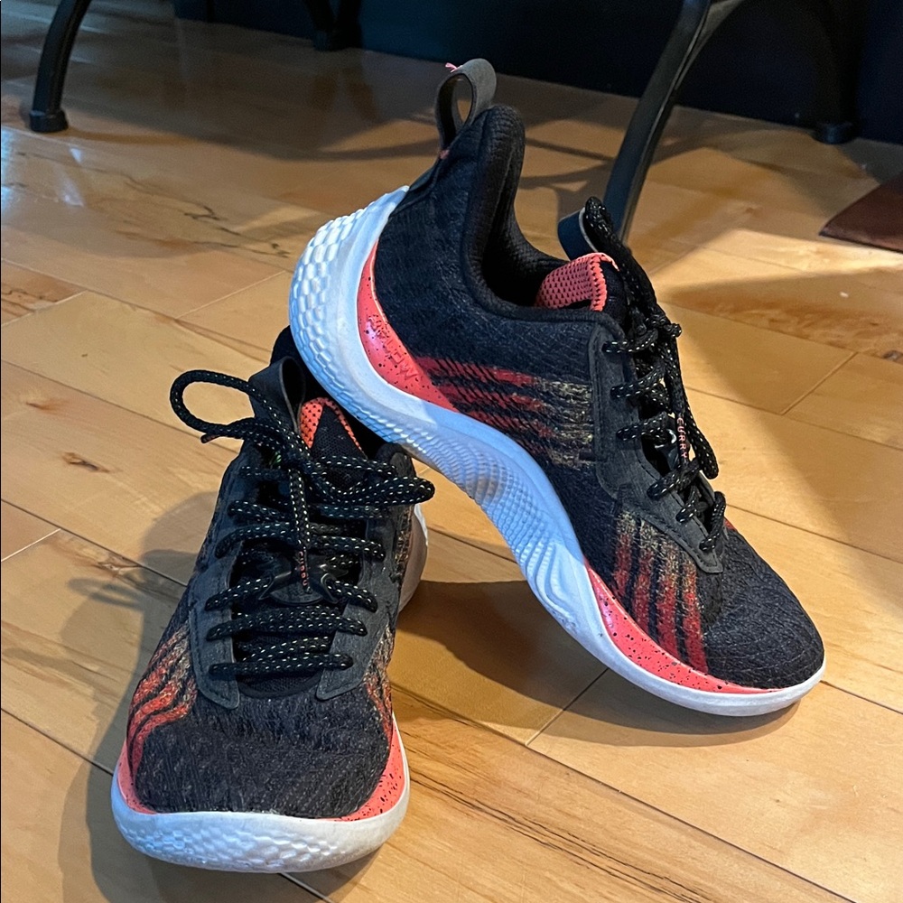 Boys UA Curry 10 iron sharpens iron black & orange basketball sneakers size 6